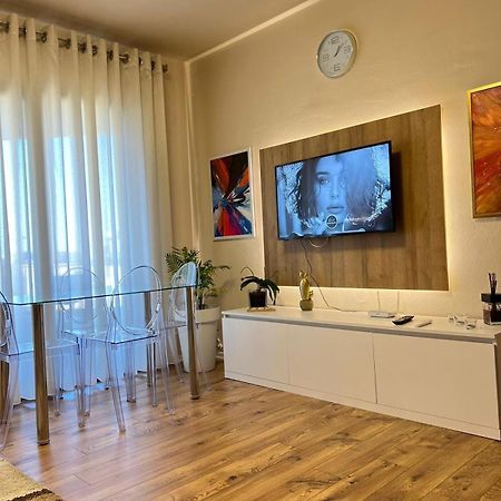 Nemis Apartments In The Centre Of Tirana Four Free Parking Esterno foto