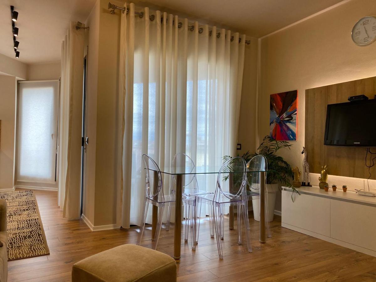 Nemis Apartments In The Centre Of Tirana Four Free Parking Esterno foto