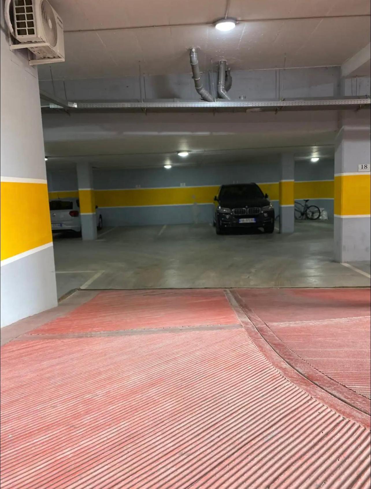 Nemis Apartments In The Centre Of Tirana Four Free Parking Esterno foto