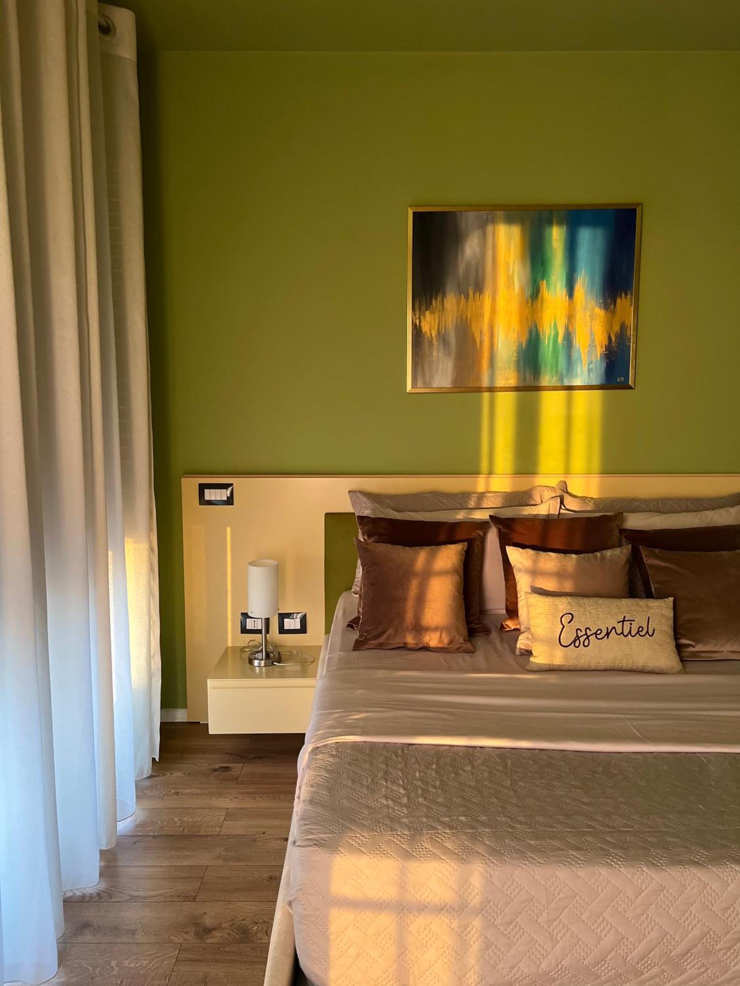 Nemis Apartments In The Centre Of Tirana Four Free Parking Esterno foto